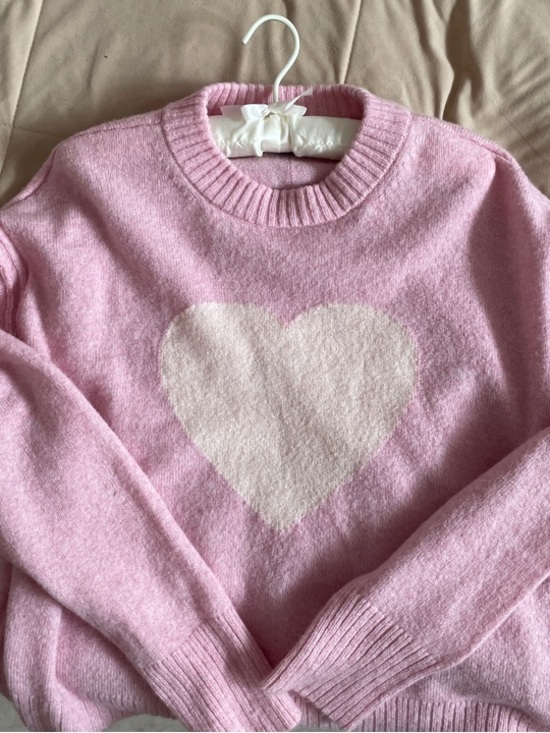 American Eagle Outfitters Sweaters - 🌸 AMERICAN EAGLE Pink Heart Sweater Size M